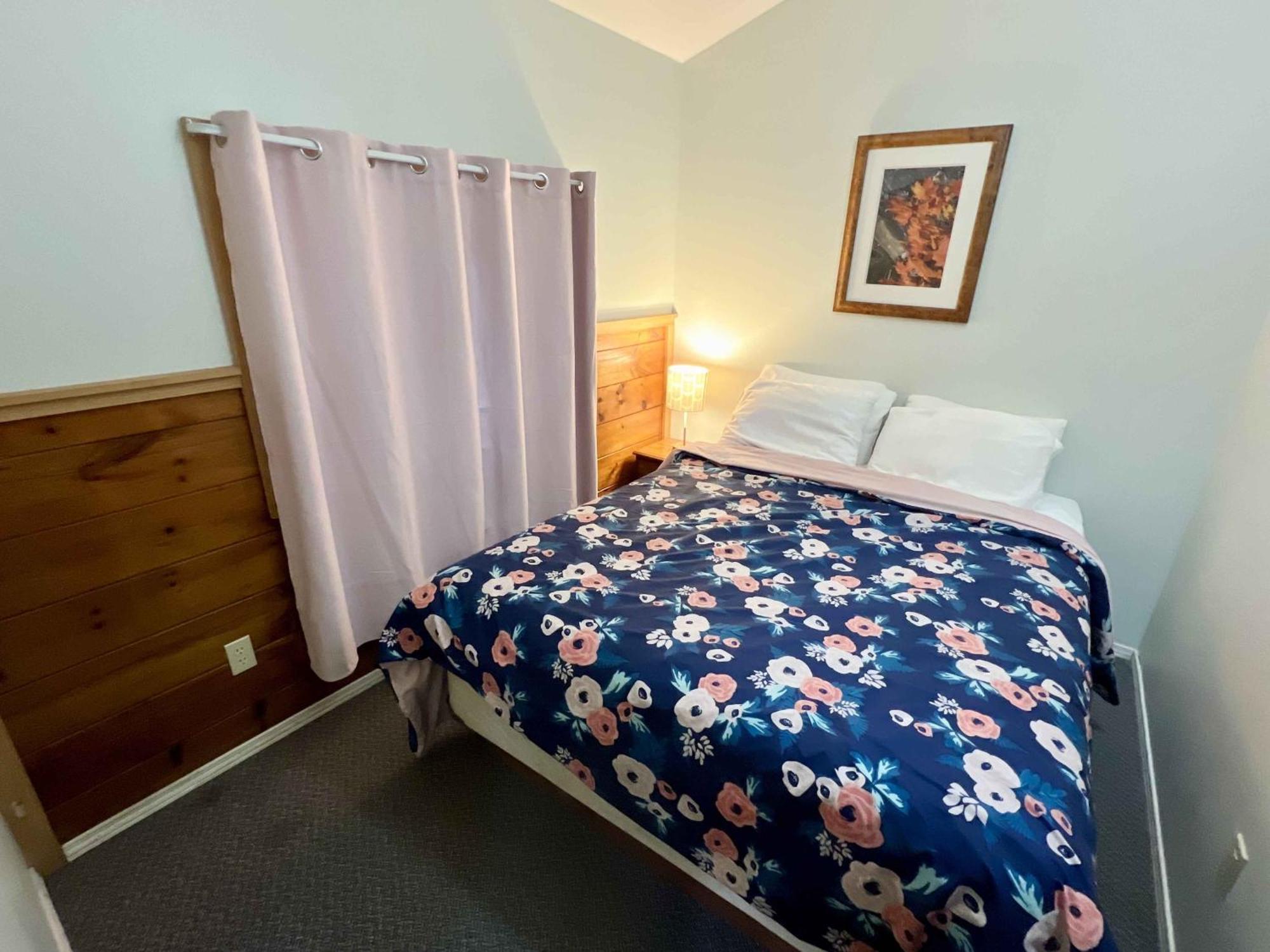 High Falls Bay Cottages, Camping & Waterpark Bracebridge Buitenkant foto