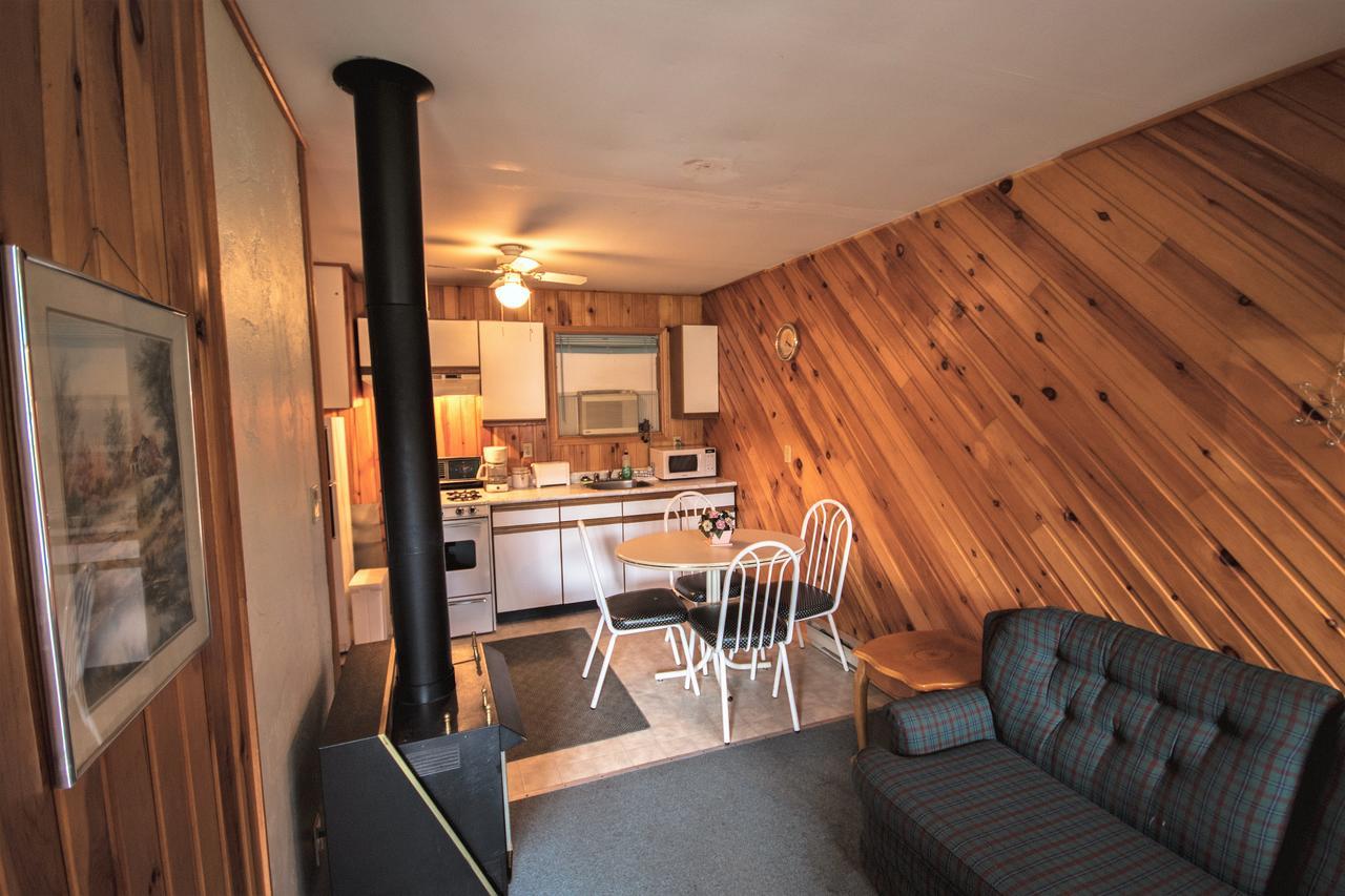 High Falls Bay Cottages, Camping & Waterpark Bracebridge Buitenkant foto
