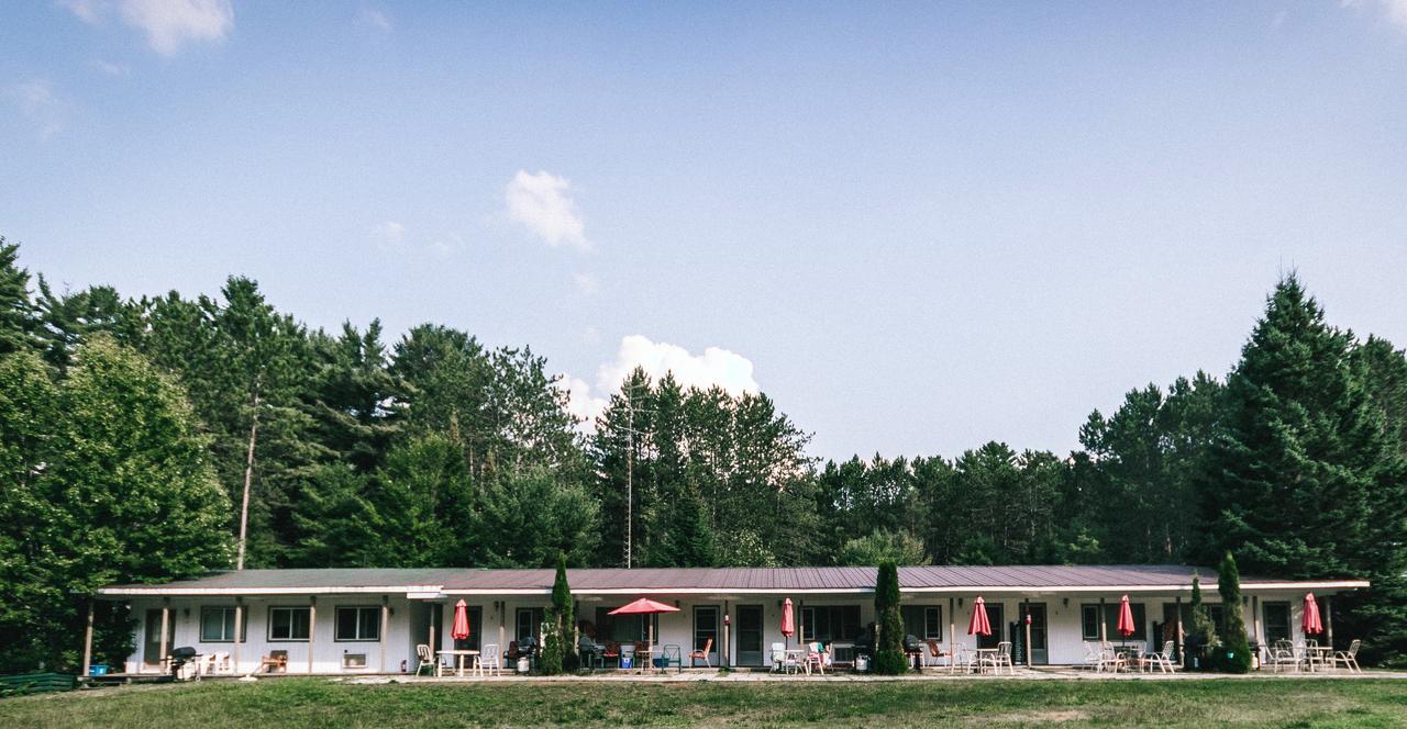 High Falls Bay Cottages, Camping & Waterpark Bracebridge Buitenkant foto